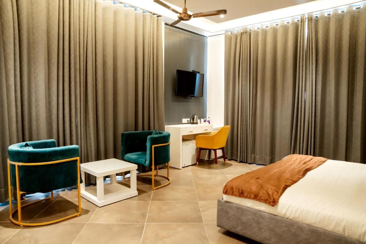 Redwood Resort Panchkula Luaran gambar