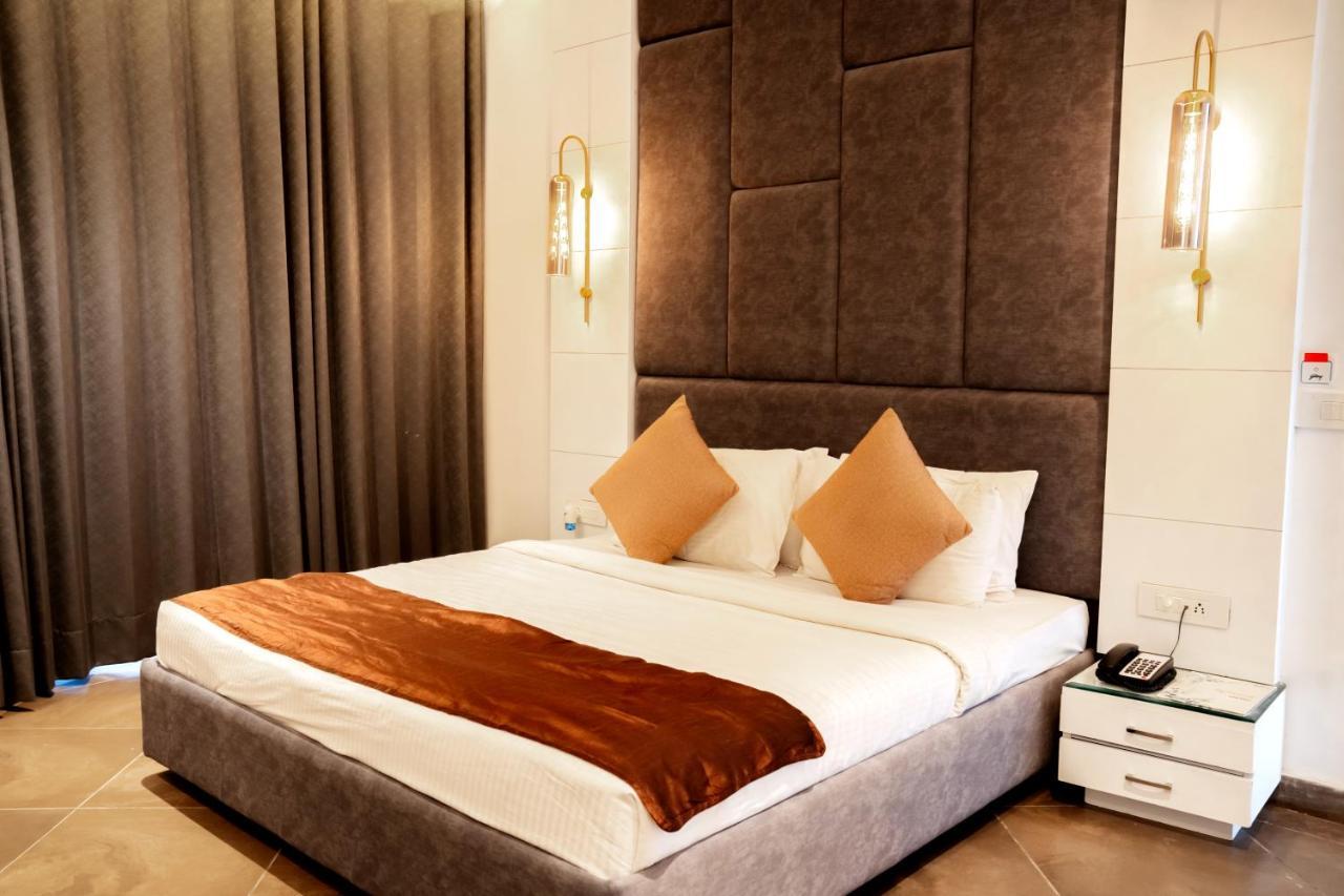Redwood Resort Panchkula Luaran gambar