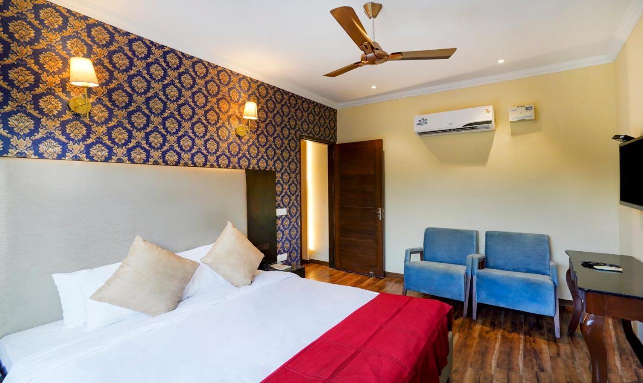 Redwood Resort Panchkula Luaran gambar
